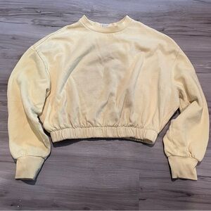 Levi’s Cropped Sweatshirt